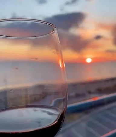 Vue Mer Panoramique, Loggia Salon, Parking Prive Апартаменты *